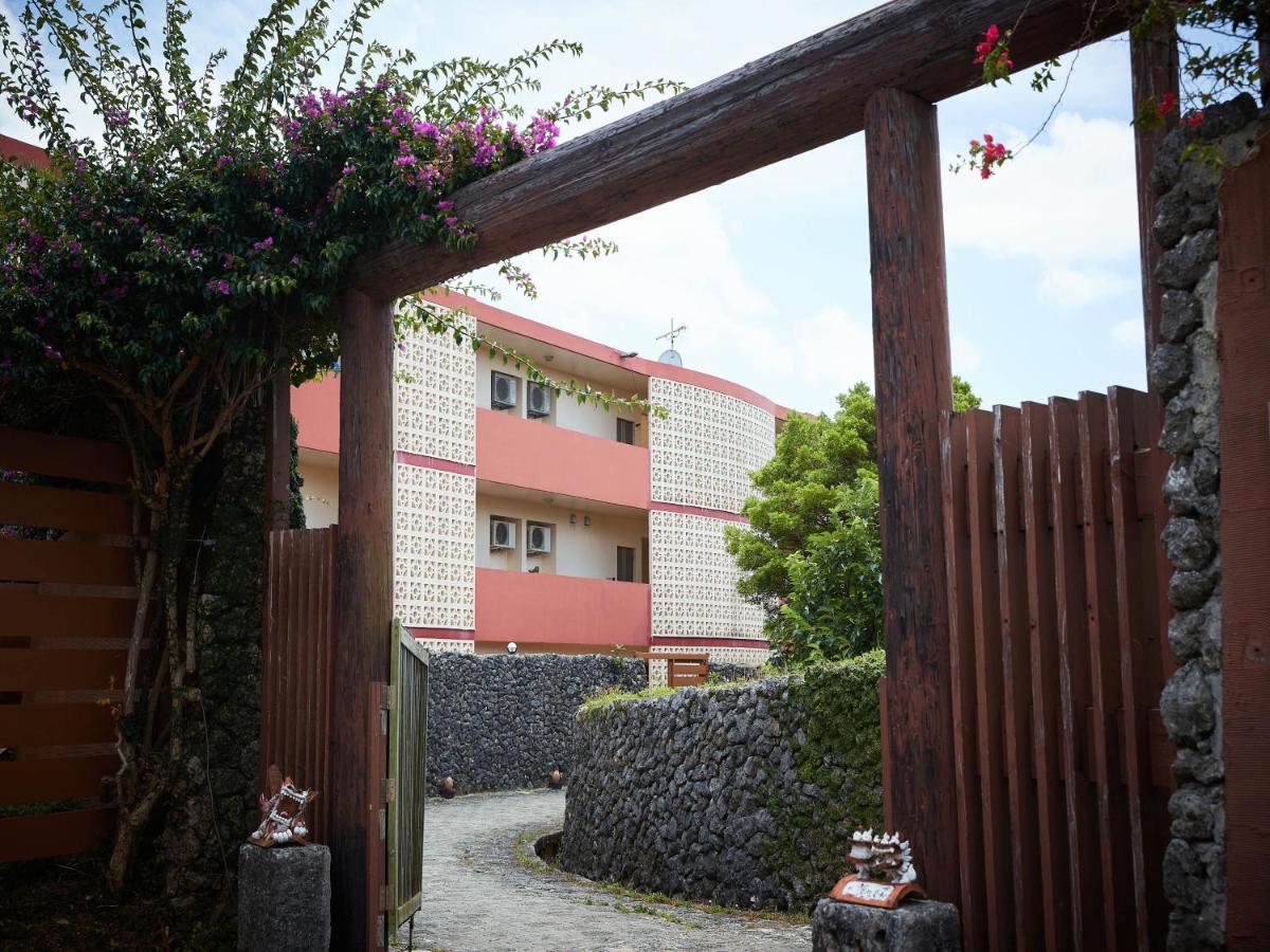 Hotel Murasakimura Yomitan Dış mekan fotoğraf